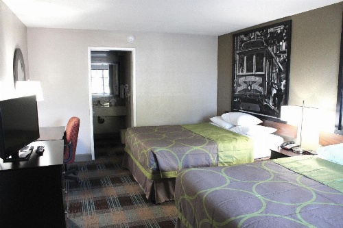 Super 8 by Wyndham Salinas image 47